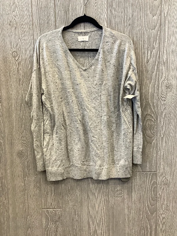 Top Long Sleeve By Lou And Grey In Grey, Size: M